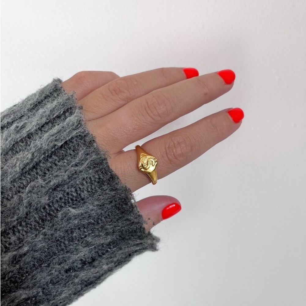 NEW 18K GOLD PLATED DOLLAR RING